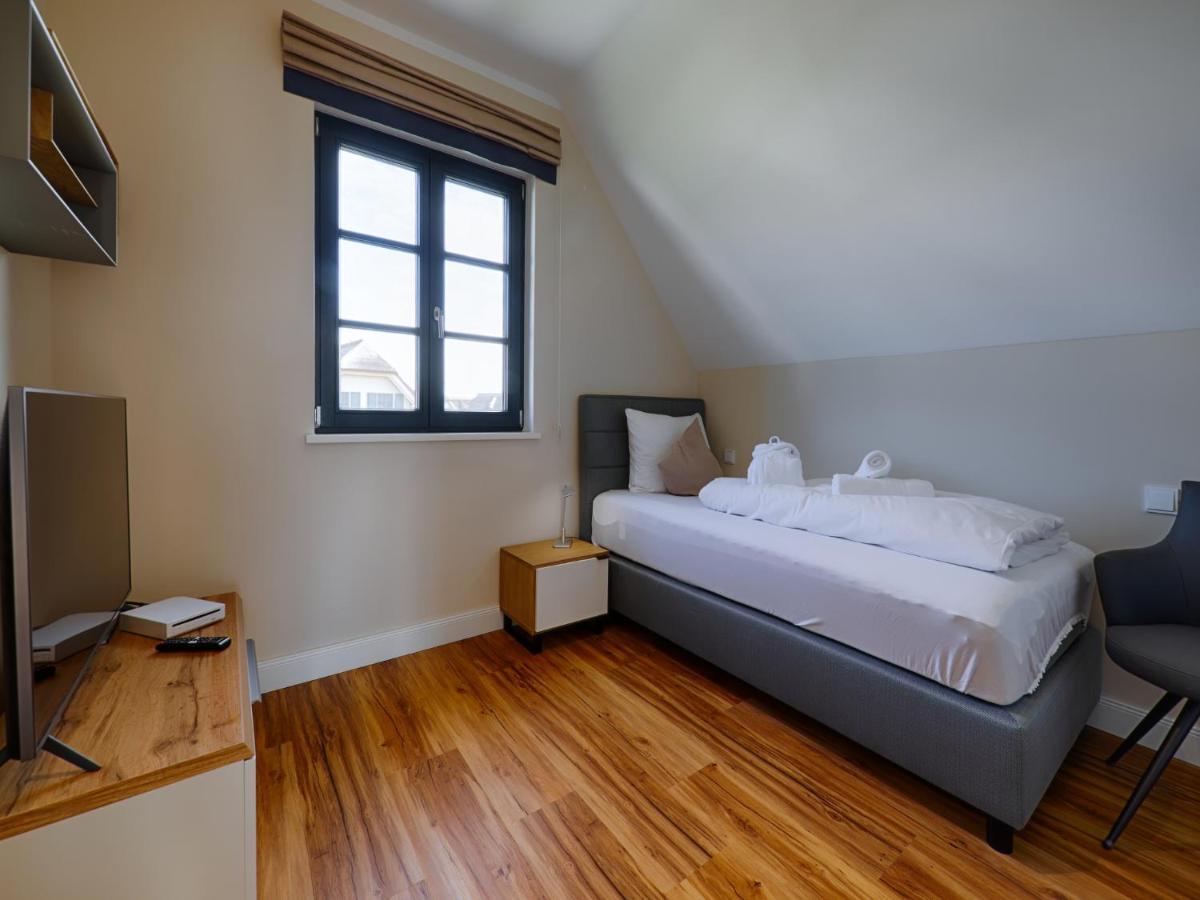 Reetland Am Meer - Premium Reetdachvilla Mit 3 Schlafzimmern, Sauna, Kamin Und Massagesessel F05 Dranske Exterior foto