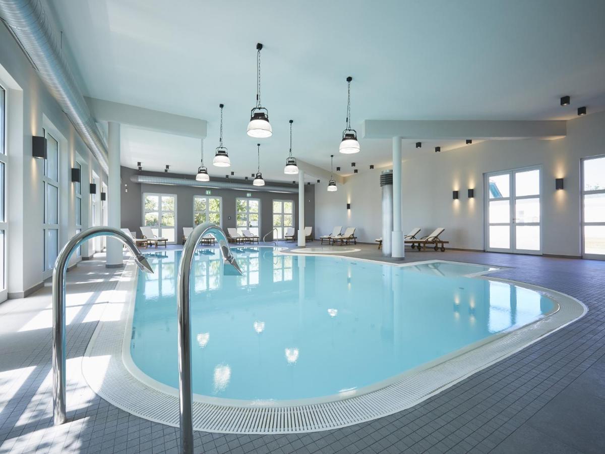 Reetland Am Meer - Premium Reetdachvilla Mit 3 Schlafzimmern, Sauna, Kamin Und Massagesessel F05 Dranske Exterior foto